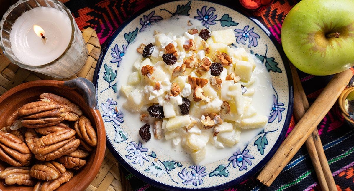 Ensalada de manzana, no esperes a las fiestas decembrinas para preparar este postre