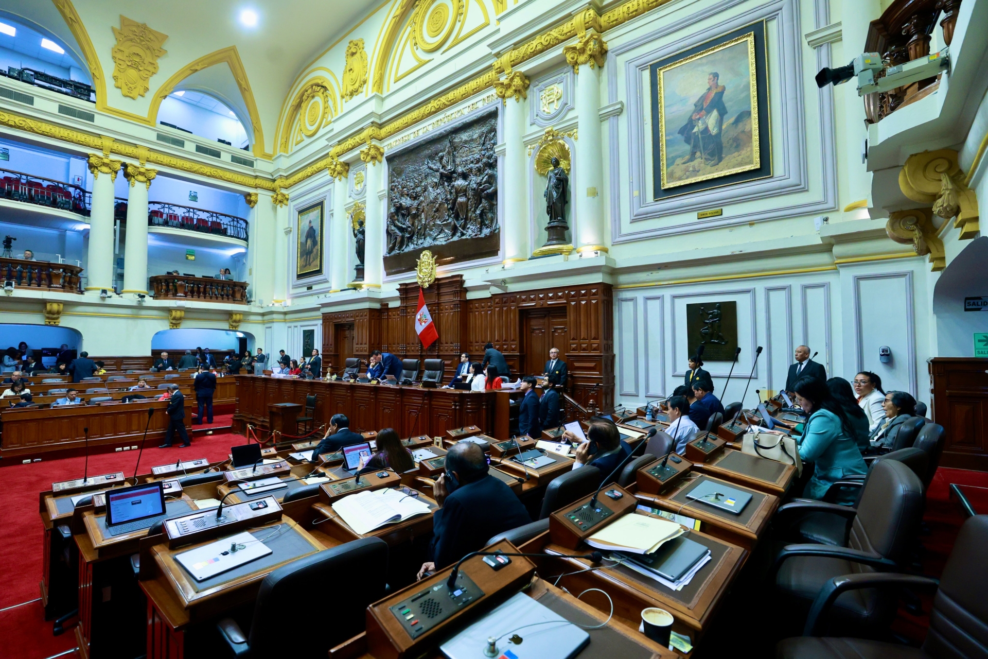 Congreso de Perú declara persona non grata a la presidenta de México, Claudia Sheibaum