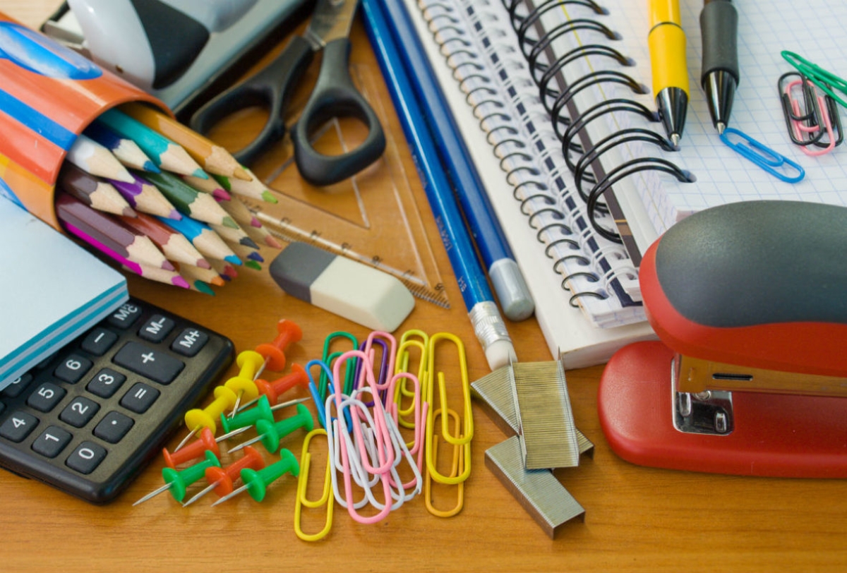Profeco advierte que escuelas no pueden obligar a comprar útiles de marca o nuevos