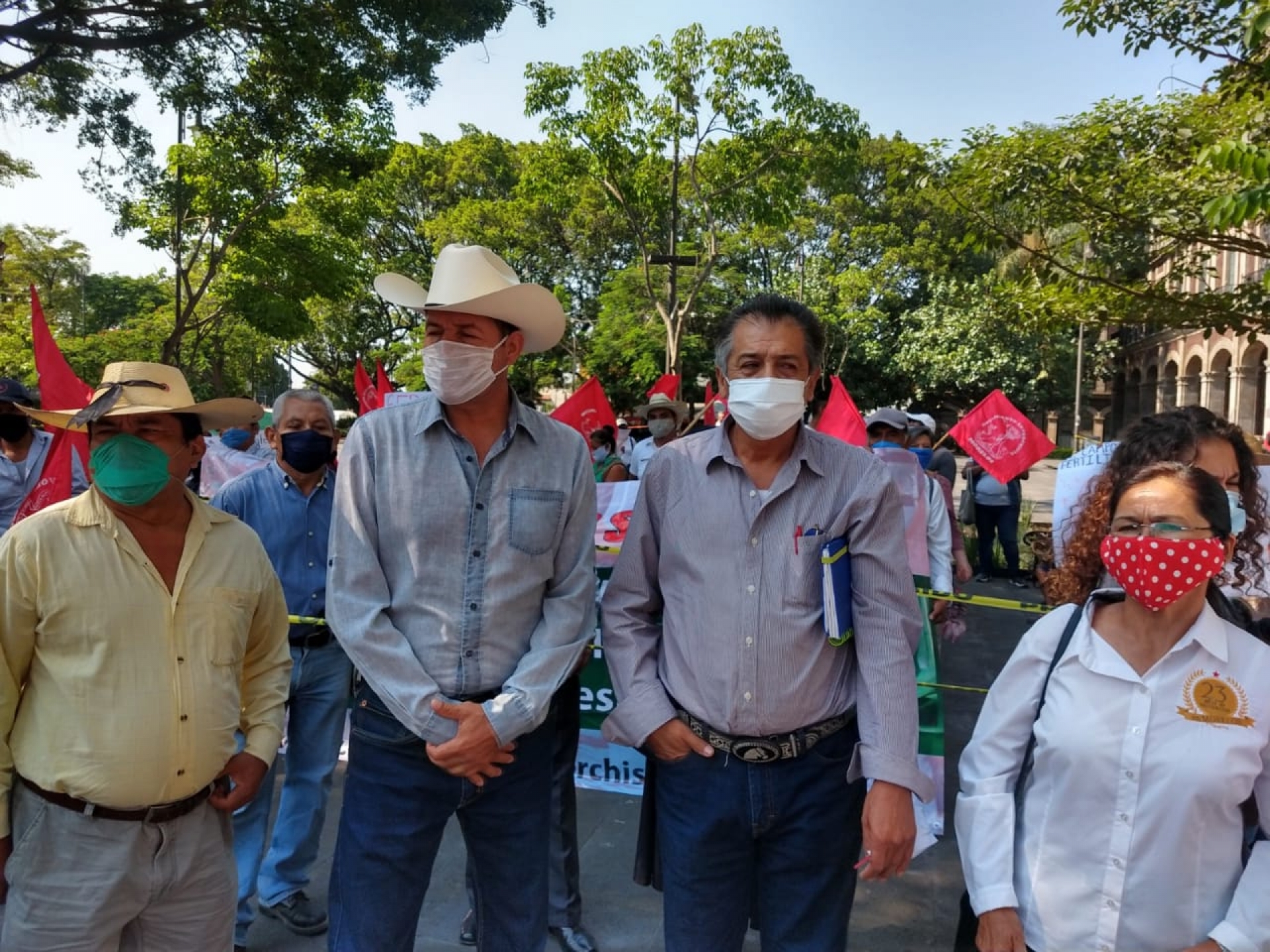 Crean frente integrantes de organizaciones campesinas; exigen entrega de insumos