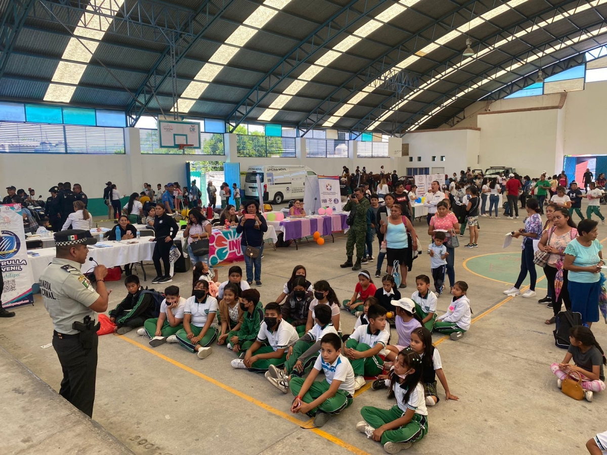 Participa 24 Zona Militar en 'Feria de la prevención del delito' en Atlacholoaya