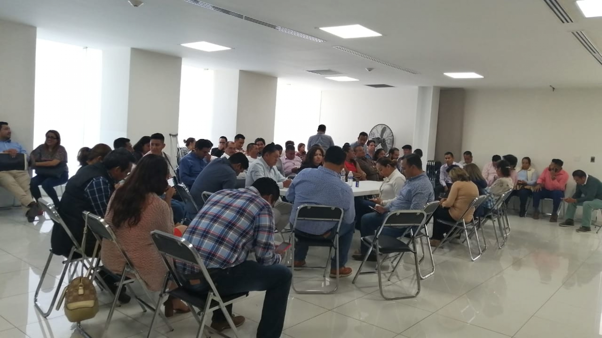 Acuden alcaldes al Congreso local