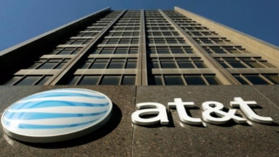 Miles de usuarios de AT&amp;T amanecen con la hora de Tijuana en su teléfono