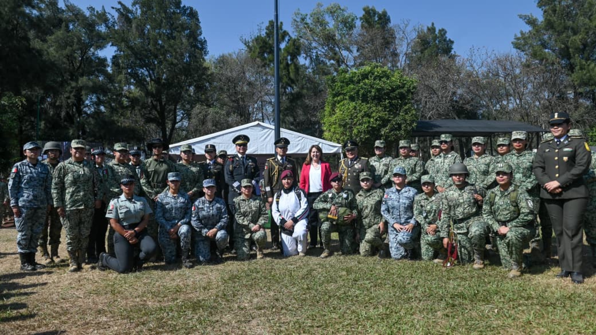 Reconoce Margarita González Saravia compromiso y trabajo del Ejército Mexicano en favor de la población