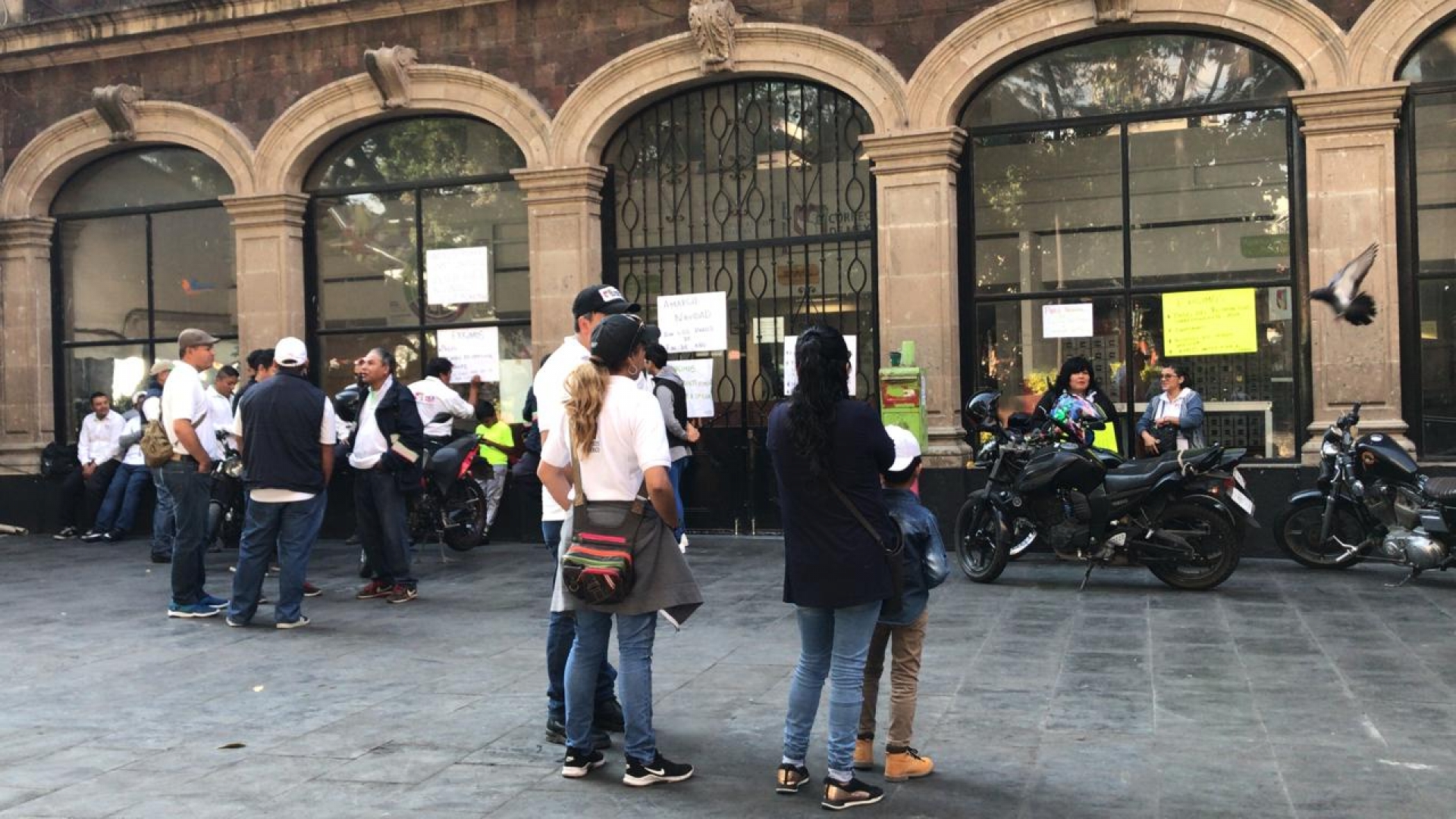 Segundo día de paro de trabajadores del Servicio Postal Mexicano