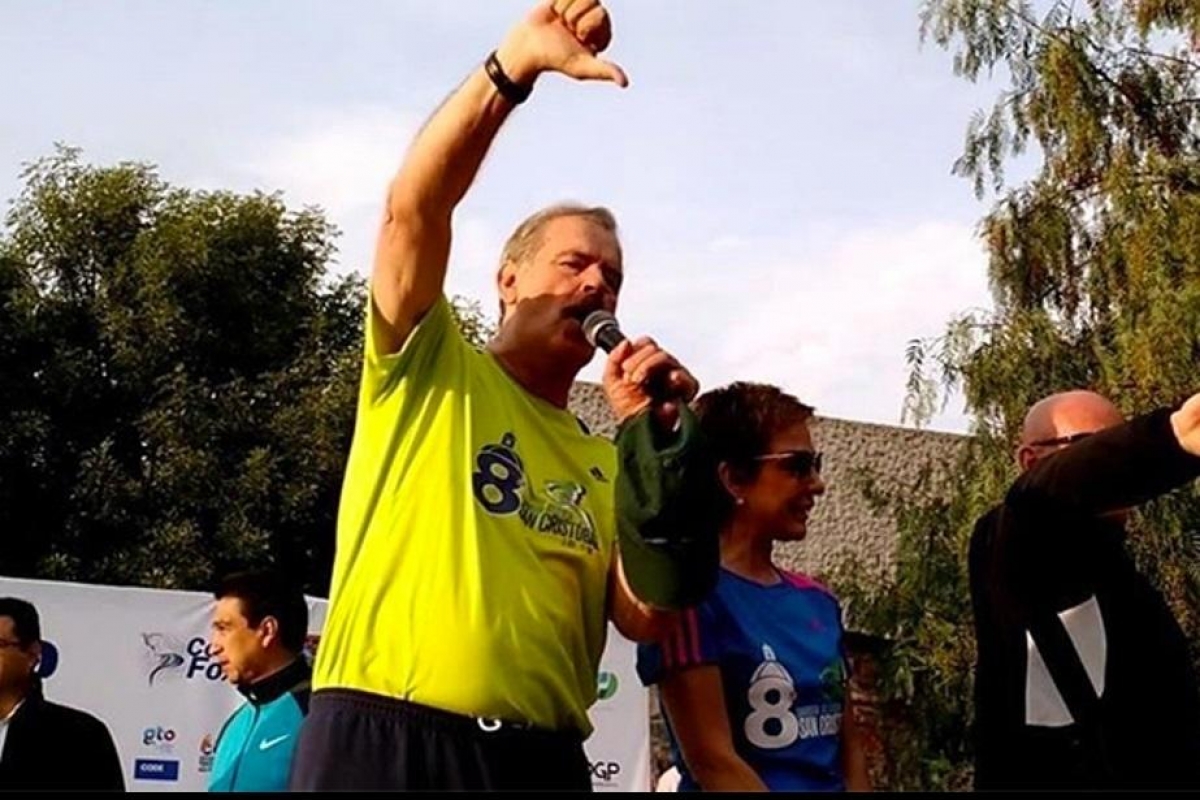 Por dignidad, Alfredo Castillo debe dejar Conade: Fox