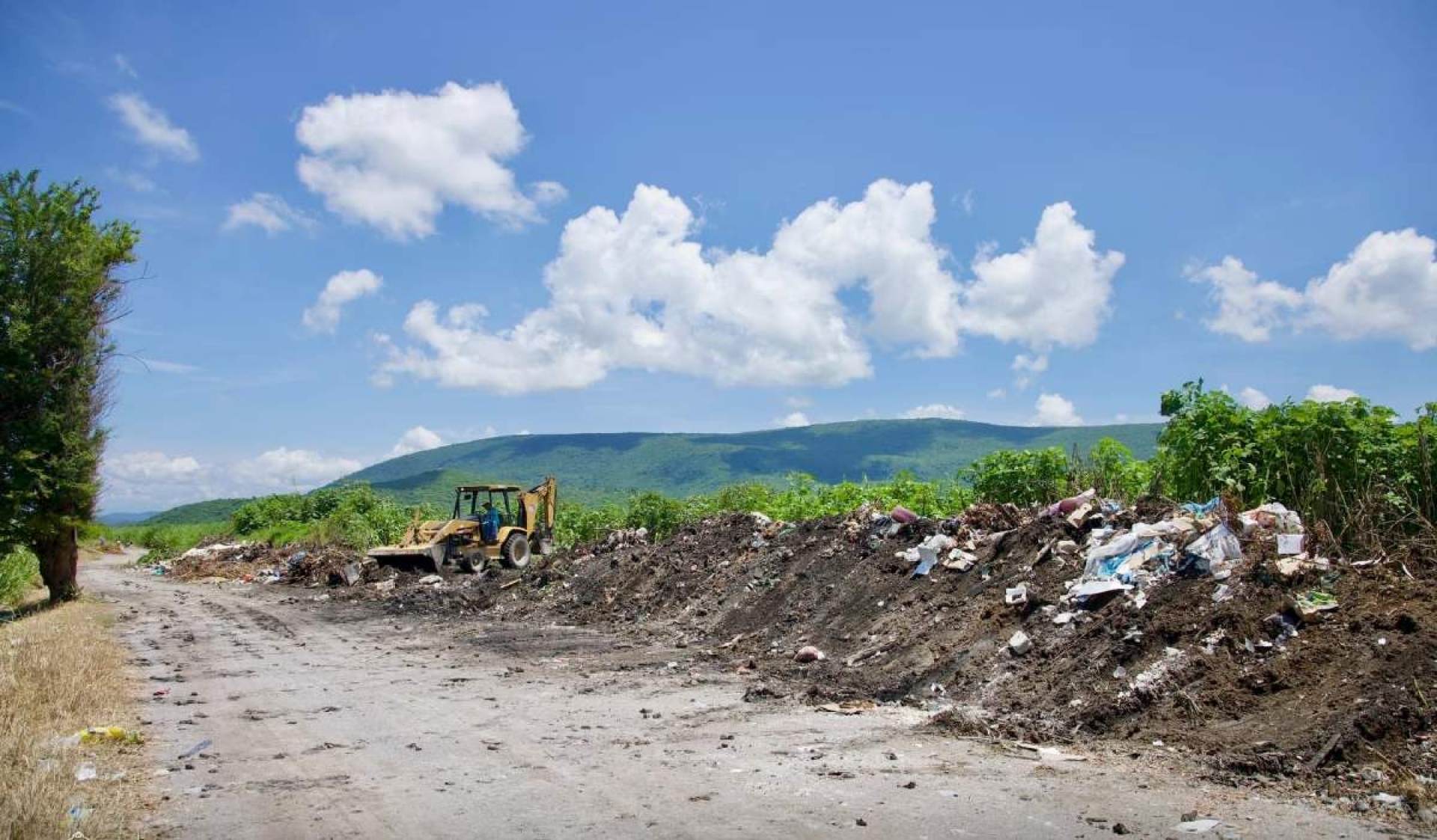 Detectan tiradero clandestino de basura en Tlaquiltenango