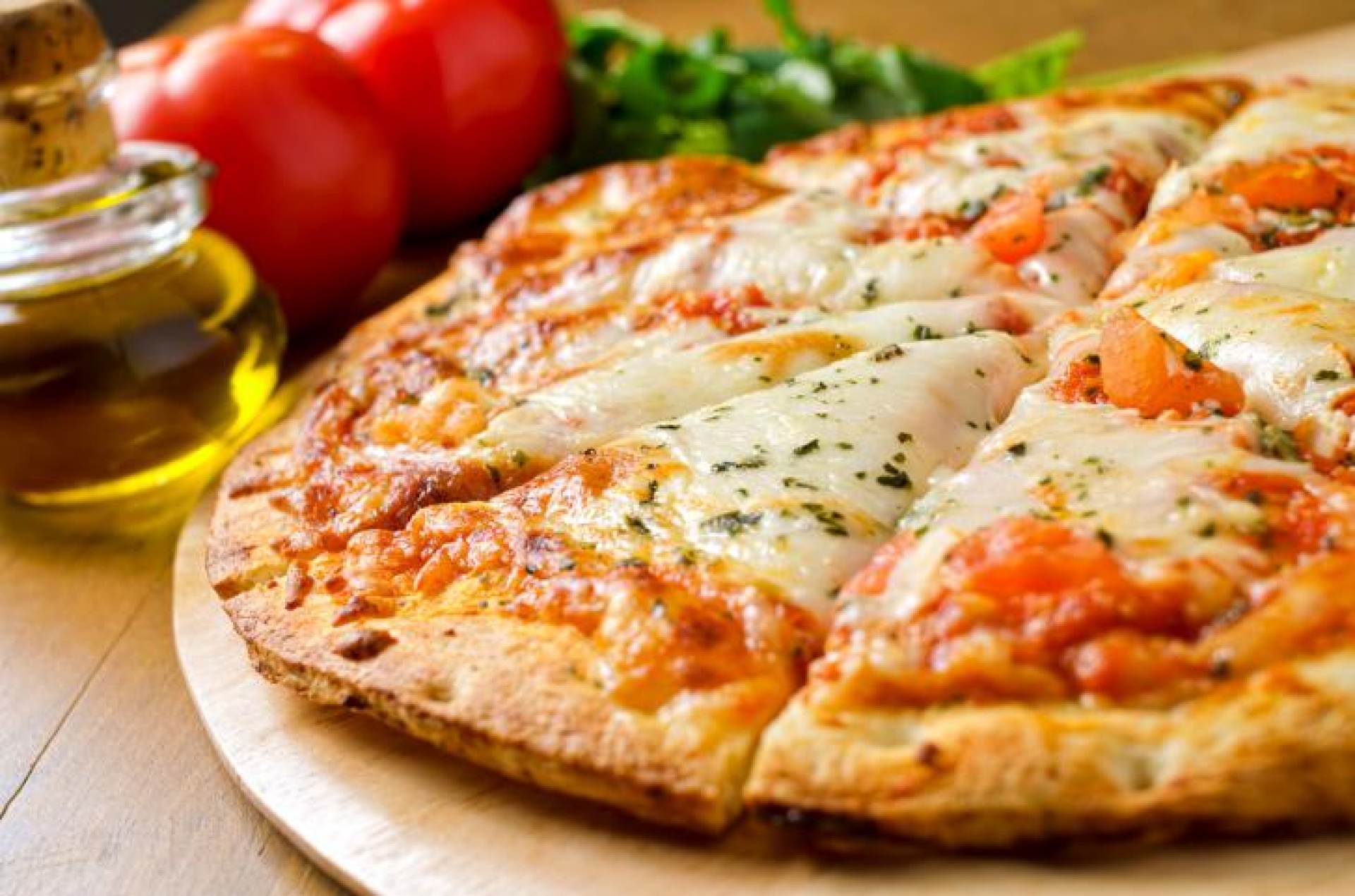 ¡Olvida el microondas! Esta es la única manera de recalentar pizza y que no quede blanda