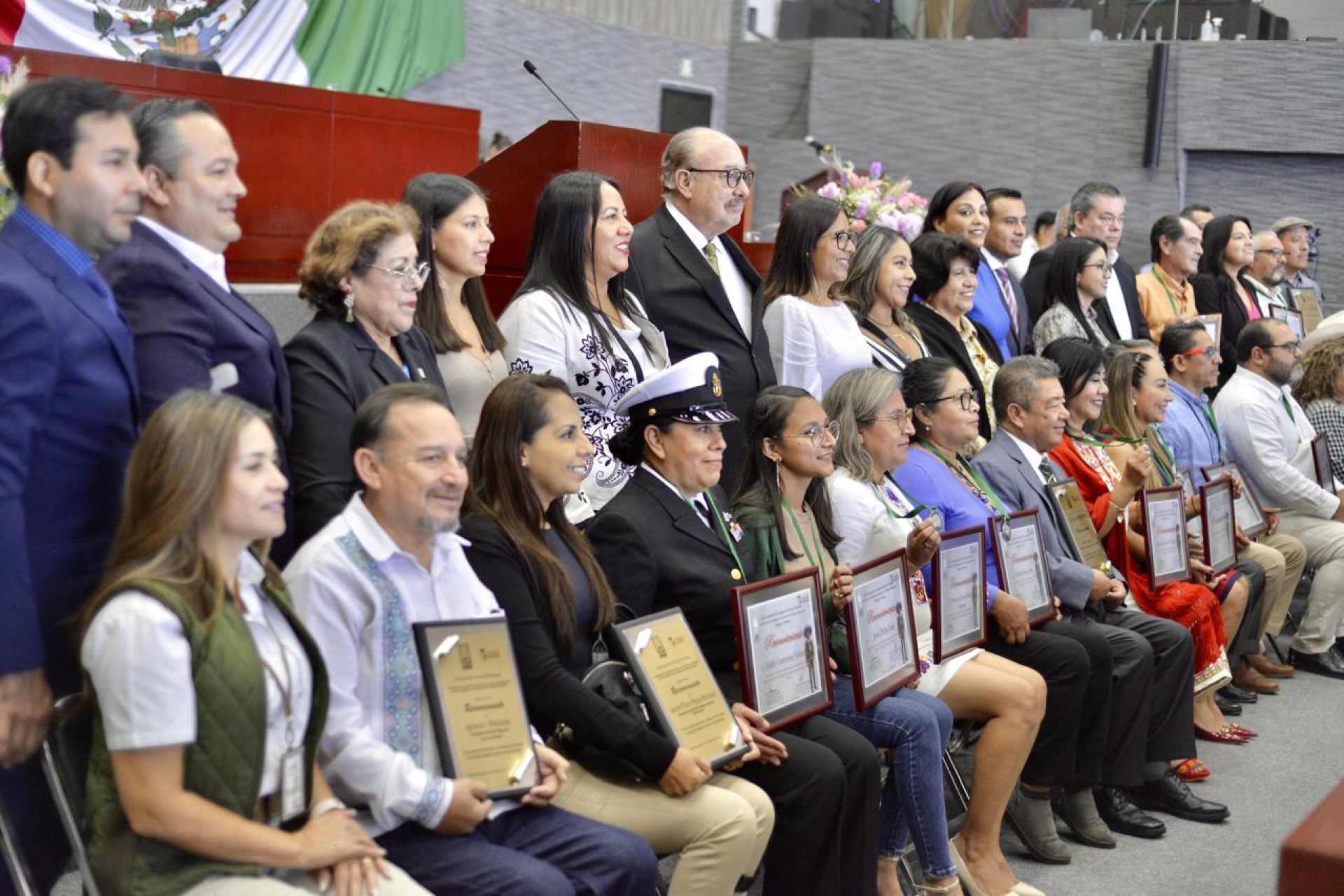 Entrega Congreso del estado Presea 'General Emiliano Zapata Salazar' al Mérito al Migrante 2024