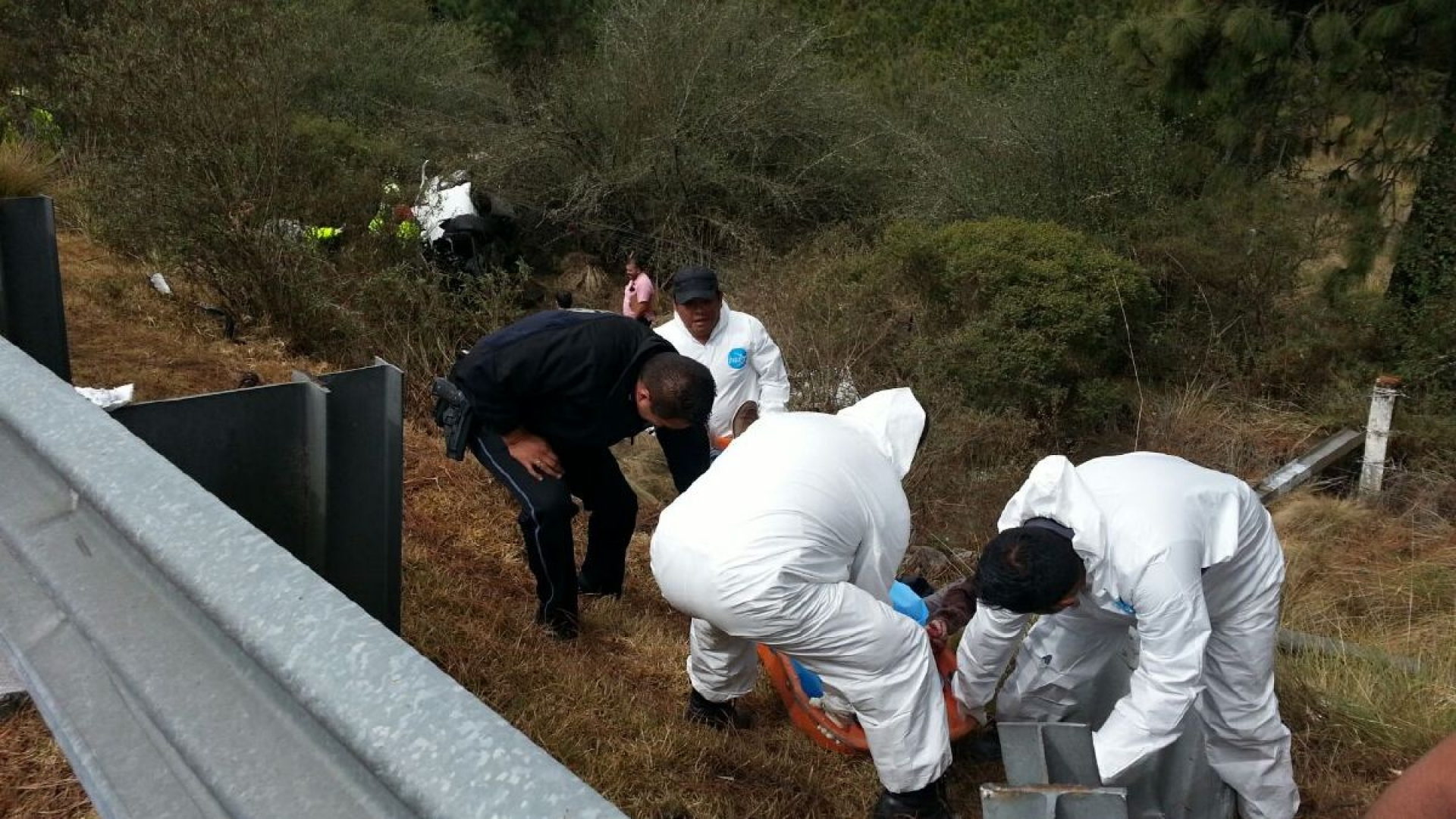 Murieron prensados durante un volcadura