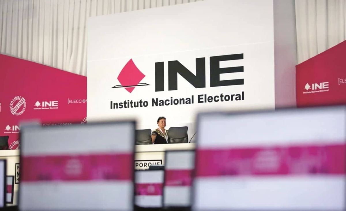 INE rechaza uso de "género no binario" en credenciales de elector