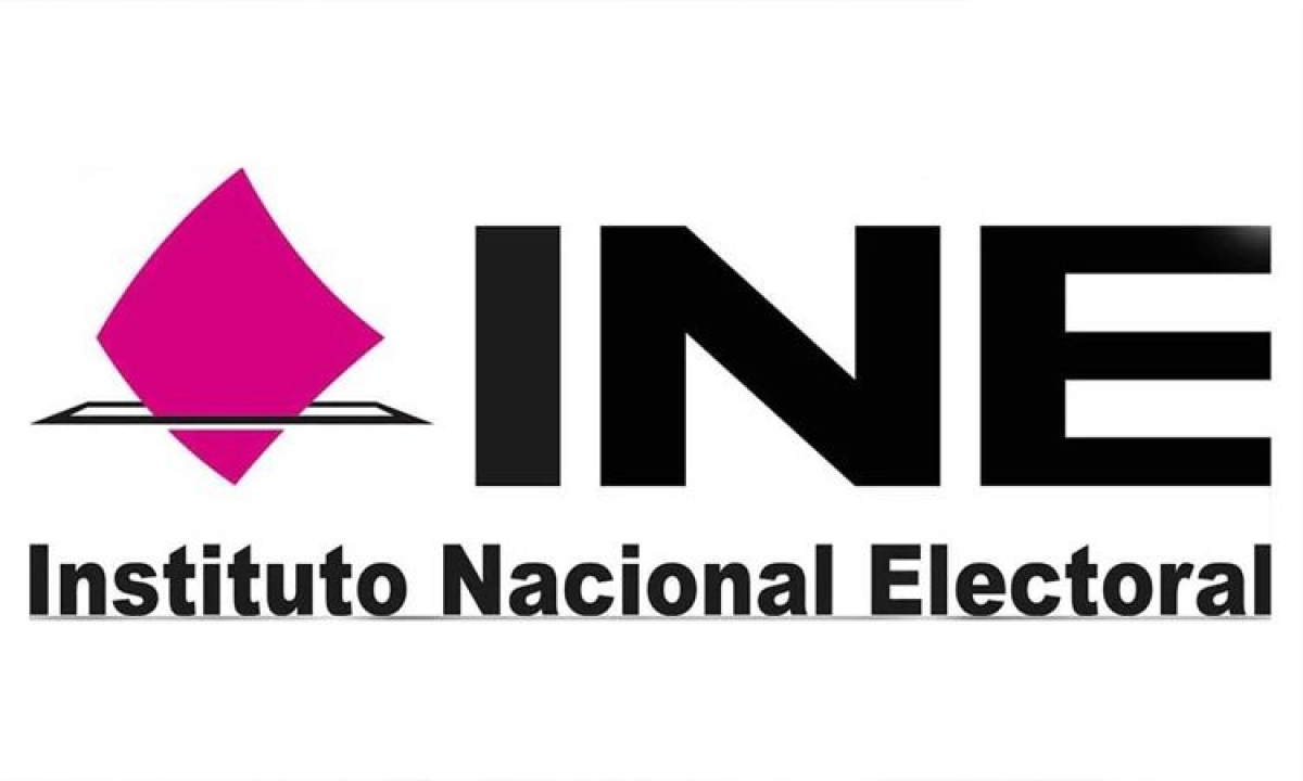 Retira Lucía Meza publicaciones cuestionadas