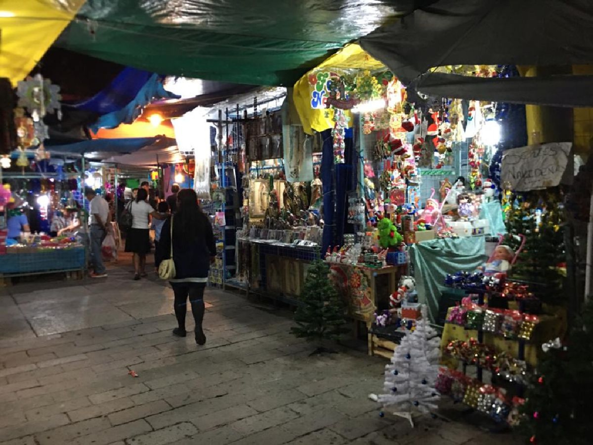 Salen a la calle comerciantes de Cuautla para ventas de fin de año