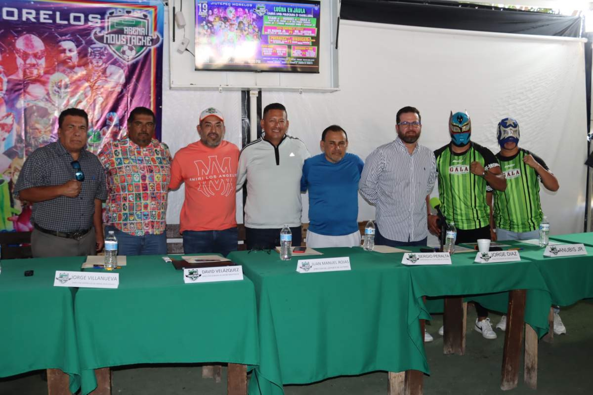 Caerá una máscara o una cabellera