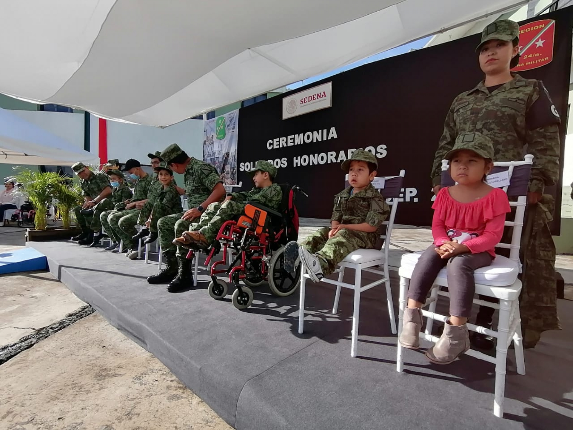 Efectúan ceremonia 'Soldados honorarios' en la 24 zona militar