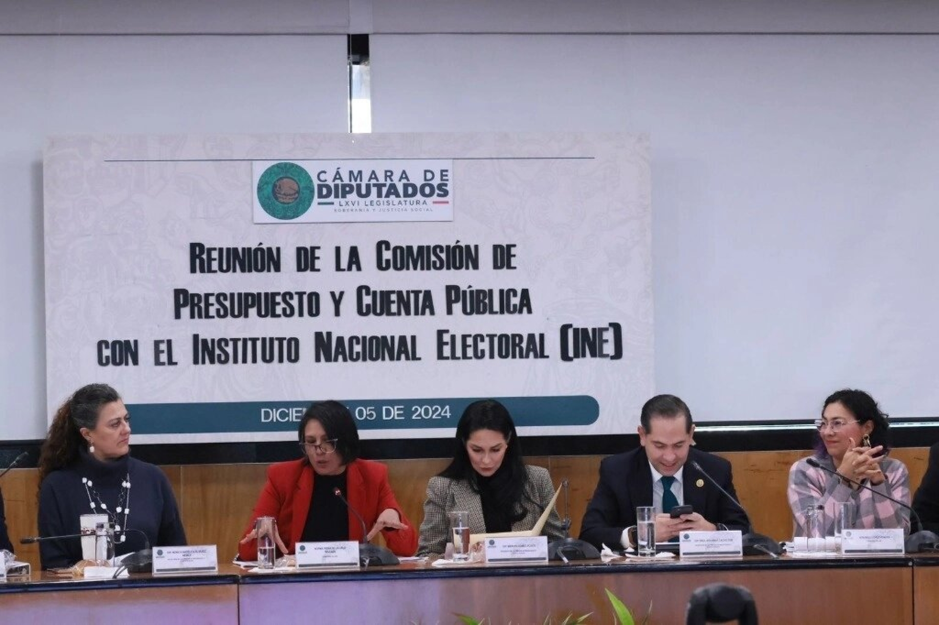Consejeras del INE defienden los 13 mil mdp necesarios para la elección judicial