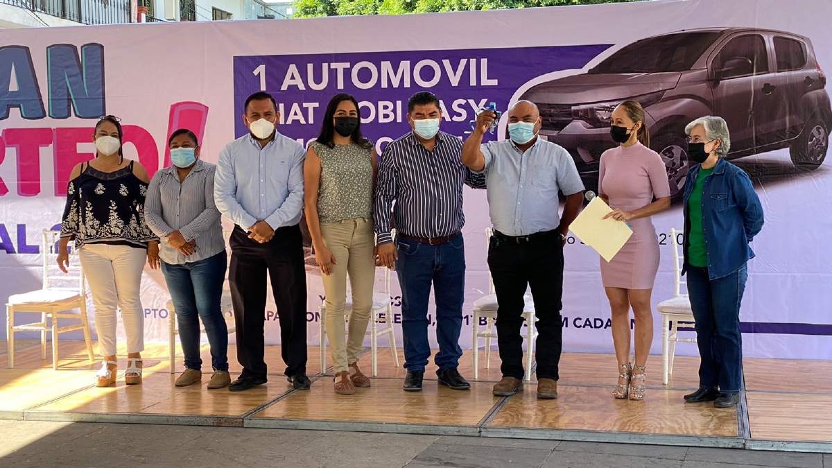 Entrega Ayuntamiento de Yecapixtla premios del sorteo del impuesto predial