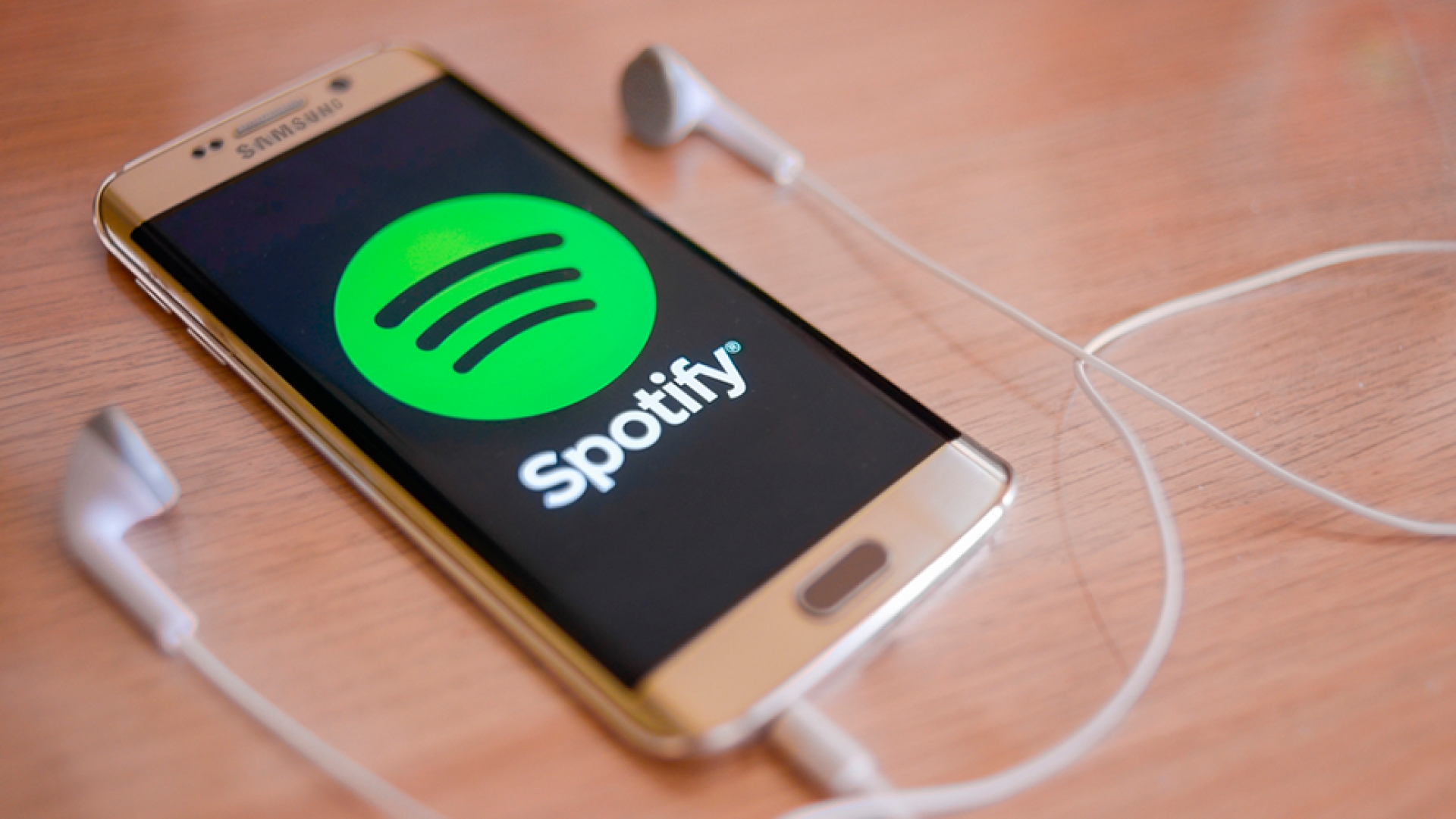 Spotify y Samsung 'declaran la guerra en contra de su peor enemigo'... Apple