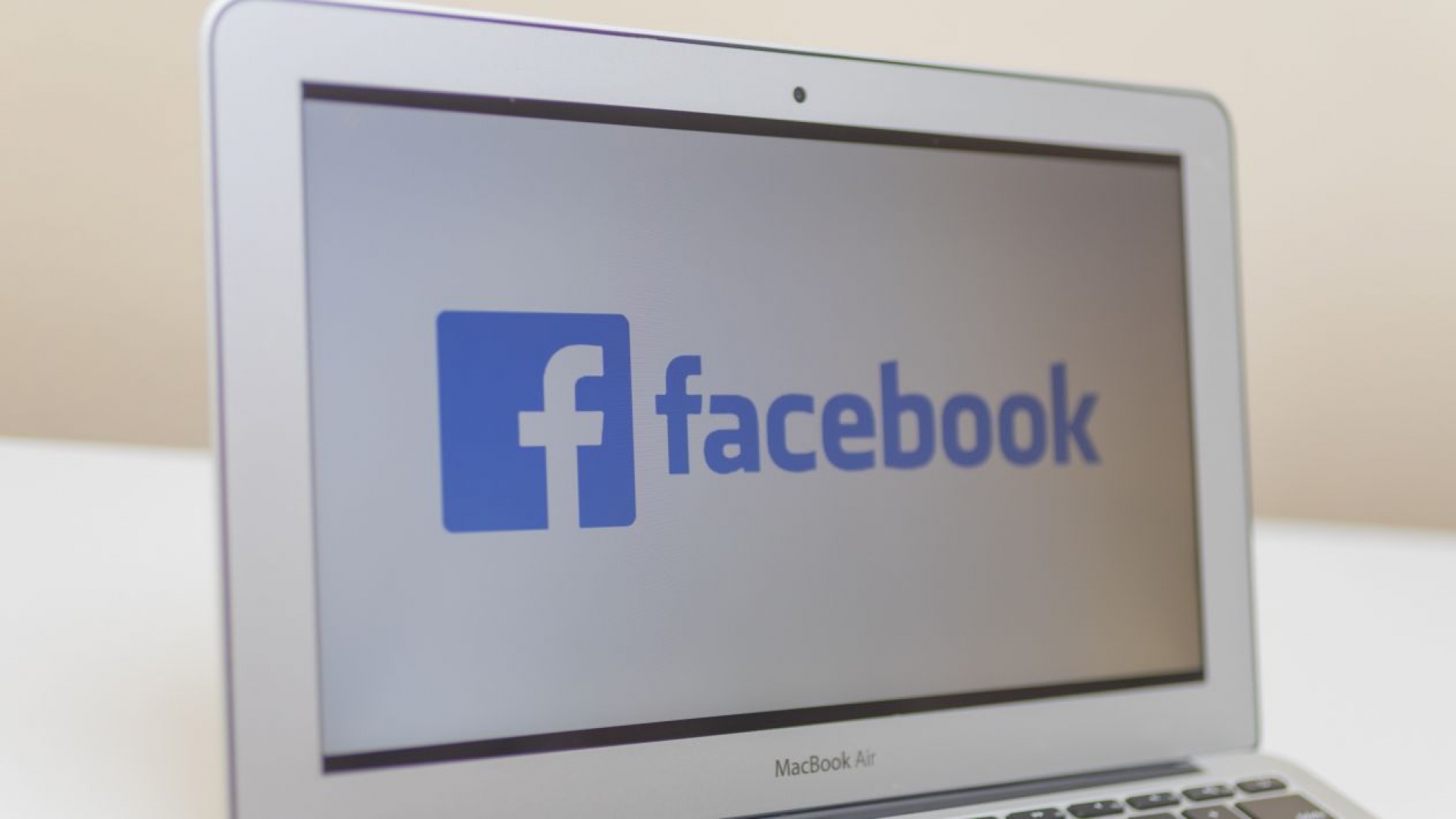 Facebook quiere algo más que tus 'likes': tu información bancaria