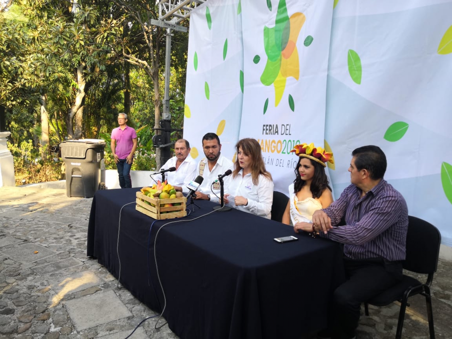 Anuncian próxima realización de la feria del mango, en Coatlán del Río