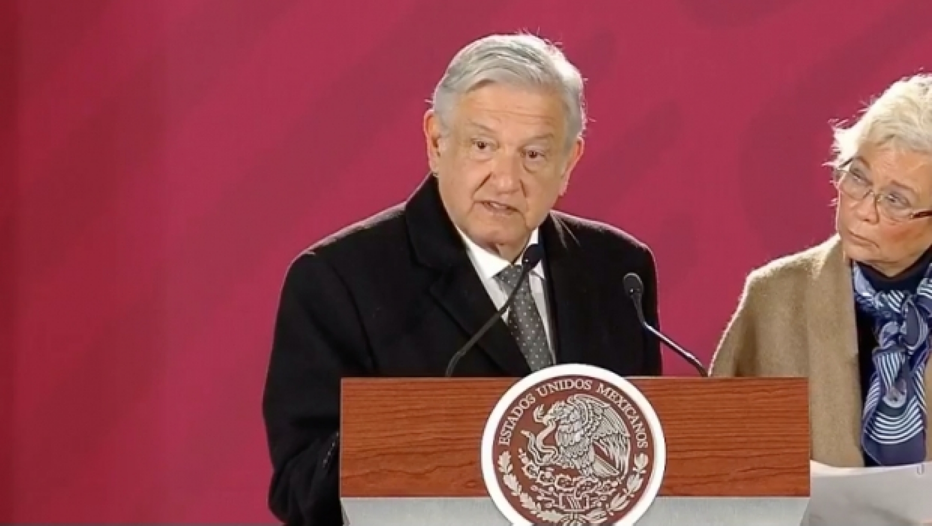 La gente ahora ya denuncia donde están las tomas clandestinas: AMLO