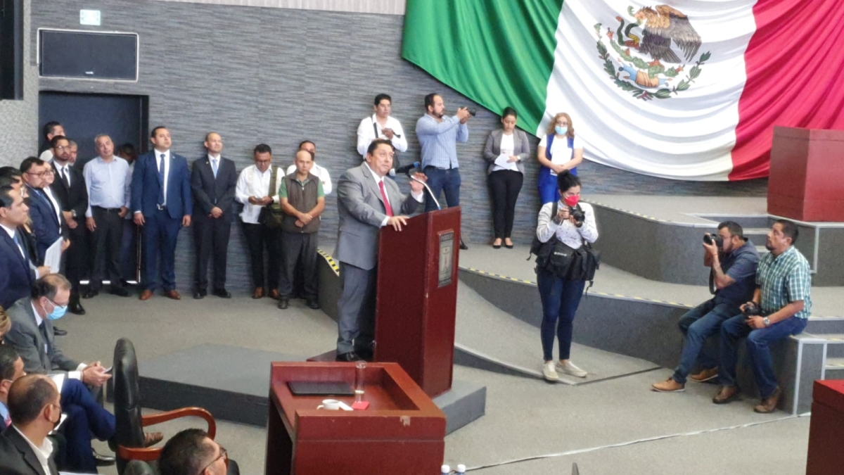 Larga e improductiva sesión legislativa