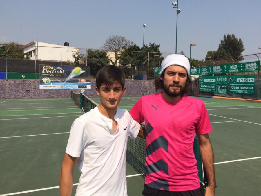 Emilio Baza y Sergio Castañeda debutan con triunfo en la Copa IDTC de tenis
