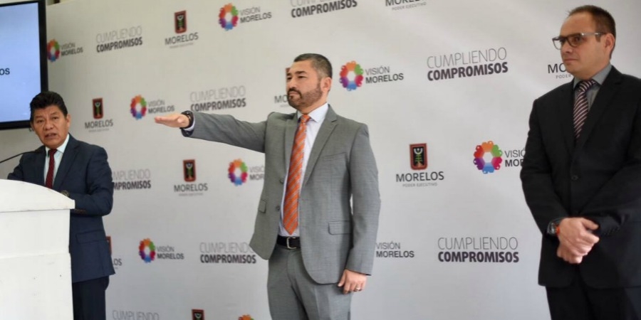 Toman protesta a Fernando Solís como secretario de Administración