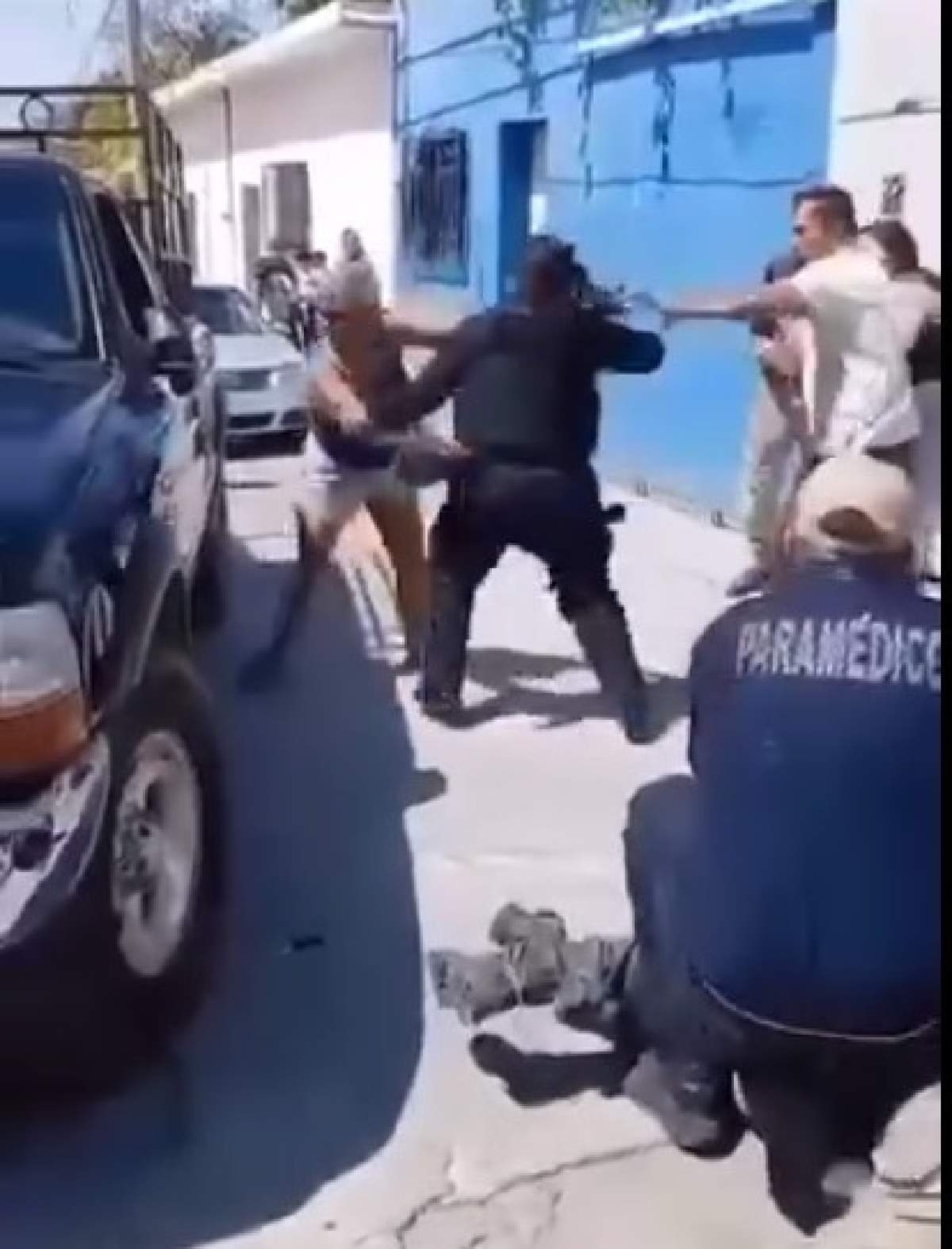 Policía de Tlaltizapán golpea a ciudadana