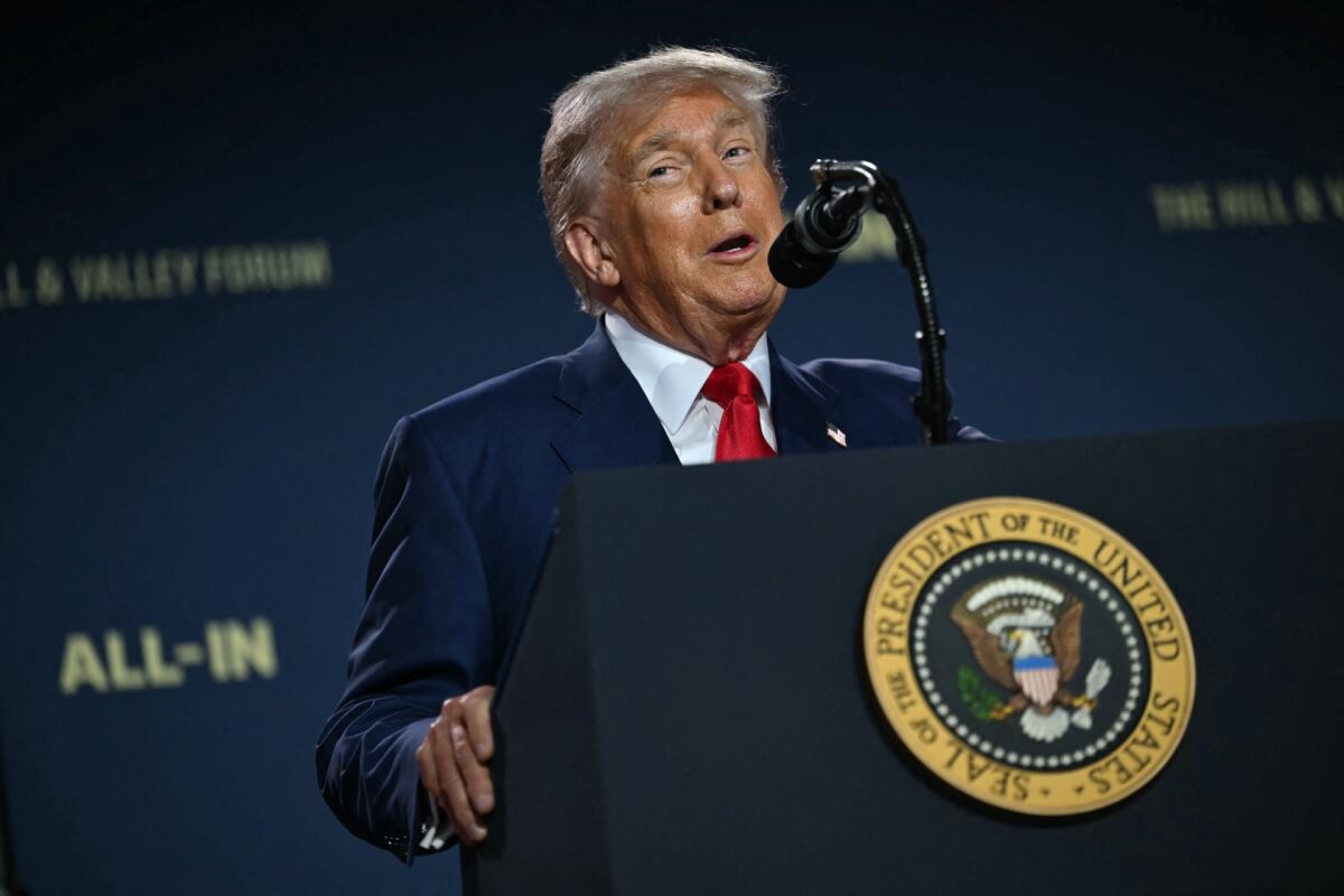 Trump amenaza con aranceles del 50% a países sin acuerdo en agosto