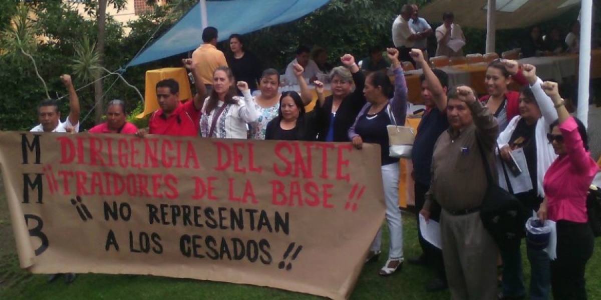 Se manifiestan maestros del MMB