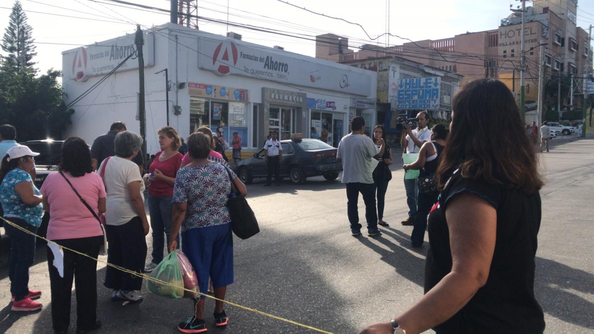 Se manifiestan vecinos de Chipitlán por falta de agua