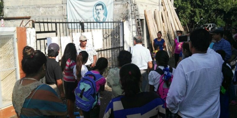 Sin iniciar, clases en primaria de Puente de Ixtla