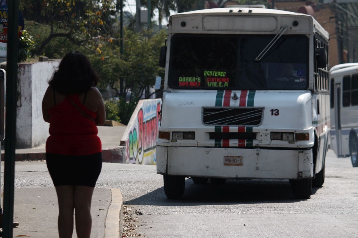 Ruteros, dispuestos a destinar asientos exclusivos para mujeres en unidades