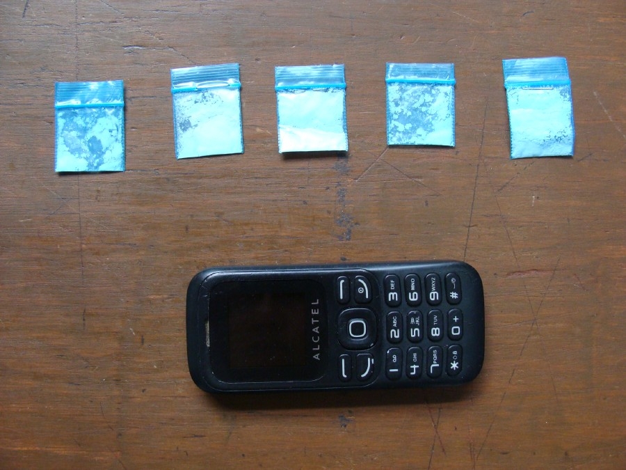 Un joven habría robado un teléfono y tenía cocaína