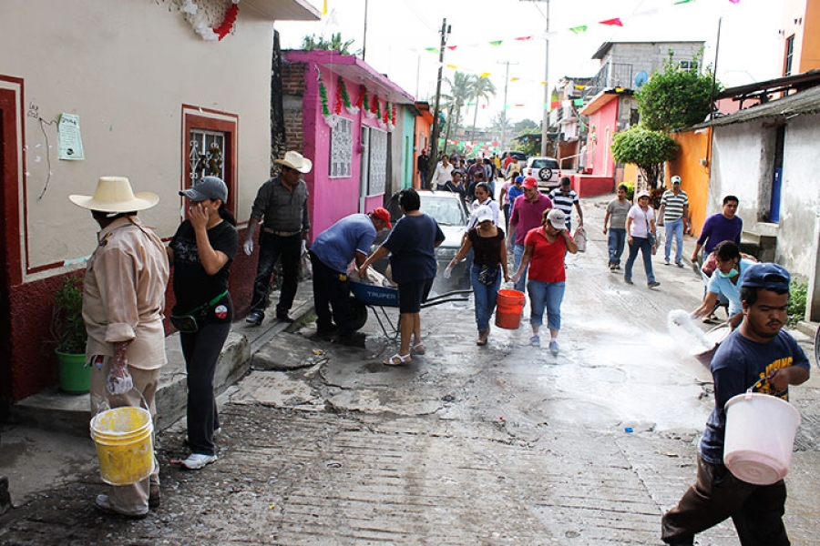 Encalan colonias afectadas por las inundación