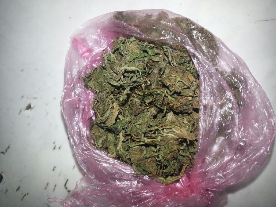 Arrestan a un joven que tenía marihuana