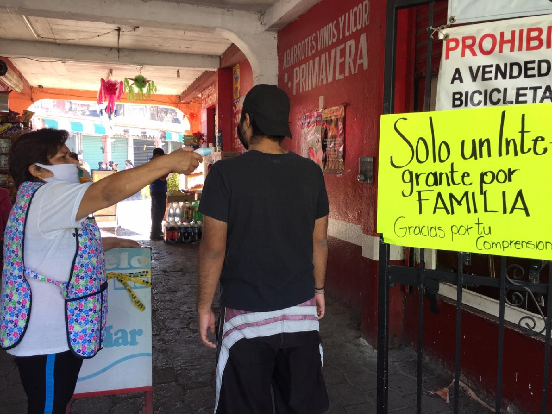 Medidas sanitarias en el mercado de la colonia Campestre, en Jiutepec
