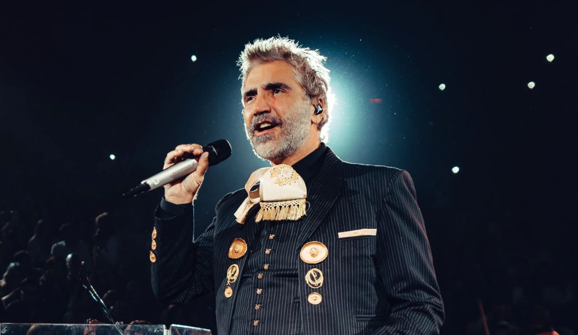 Alejandro Fernández prepara gran cierre de su gira 'De Rey a Rey en CDMX