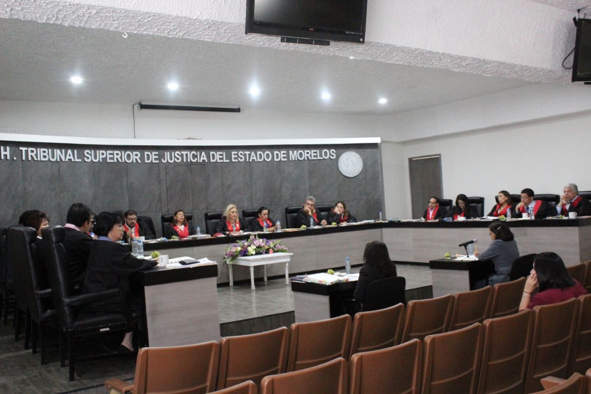 La magistrada Lara Chávez pide licencia al Congreso; El Poder Judicial se la negó