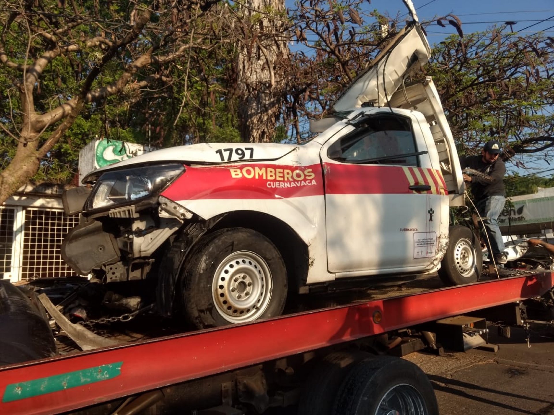 Fallece un bombero tras accidente múltiple en la avenida Río Mayo, en Cuernavaca