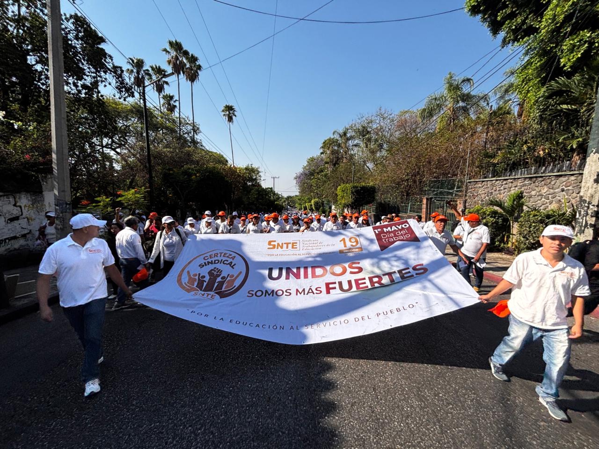 Exigen docentes respeto a las conquistas laborales, este primero de mayo