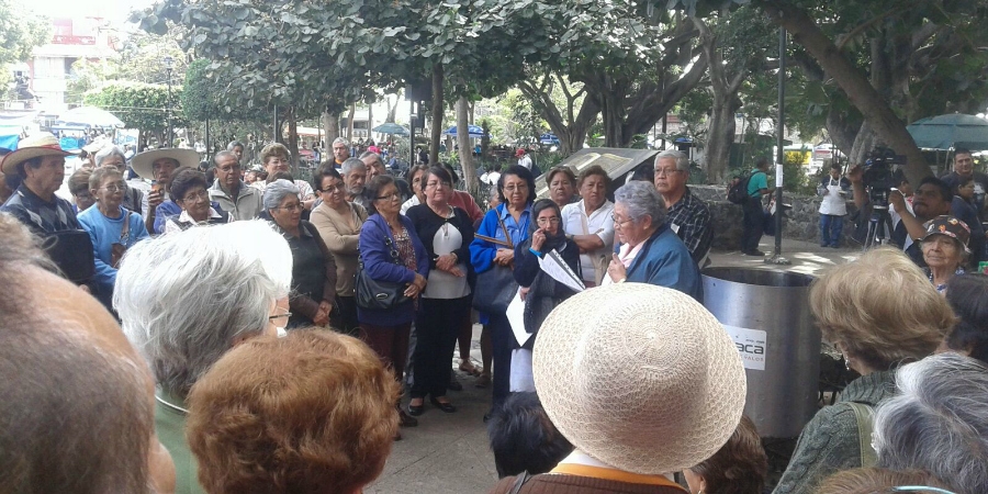 Advierten maestros jubilados que no cederán en prestaciones; están dispuestos a movilizarse