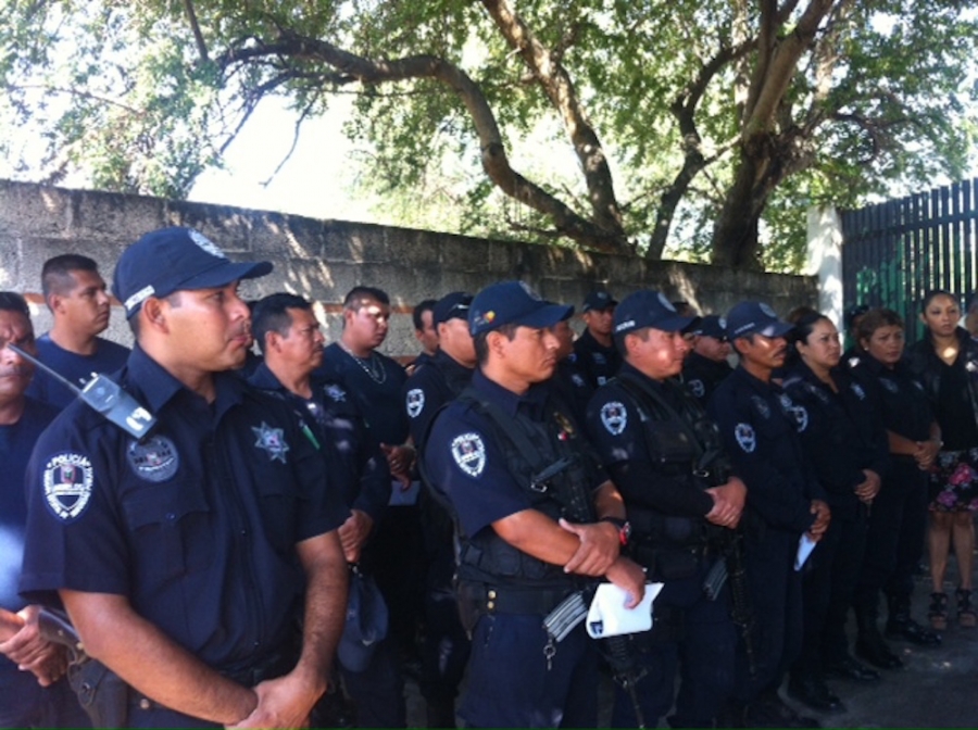 Policías de Tlaquiltenango demandan pago de la última quincena de diciembre y aguinaldo