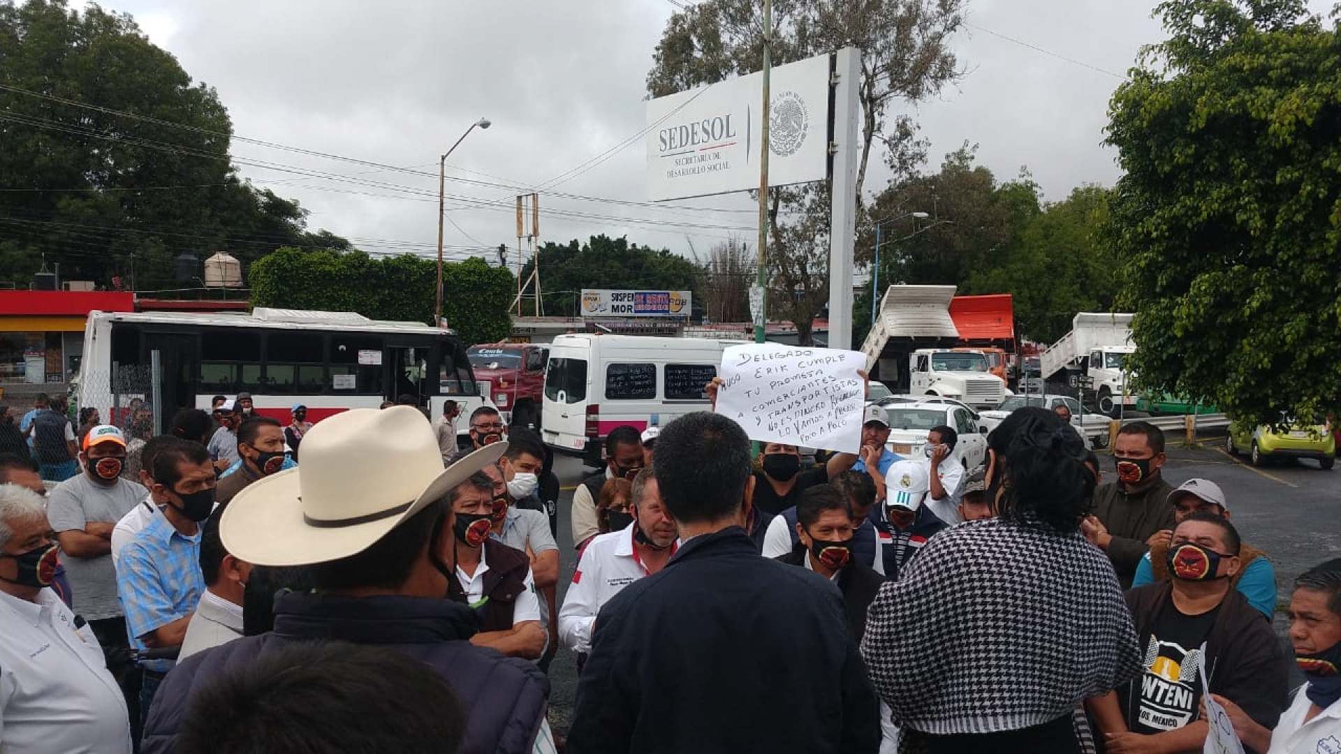 Protestaron transportistas y comerciantes en Cuernavaca; piden entrega de apoyos