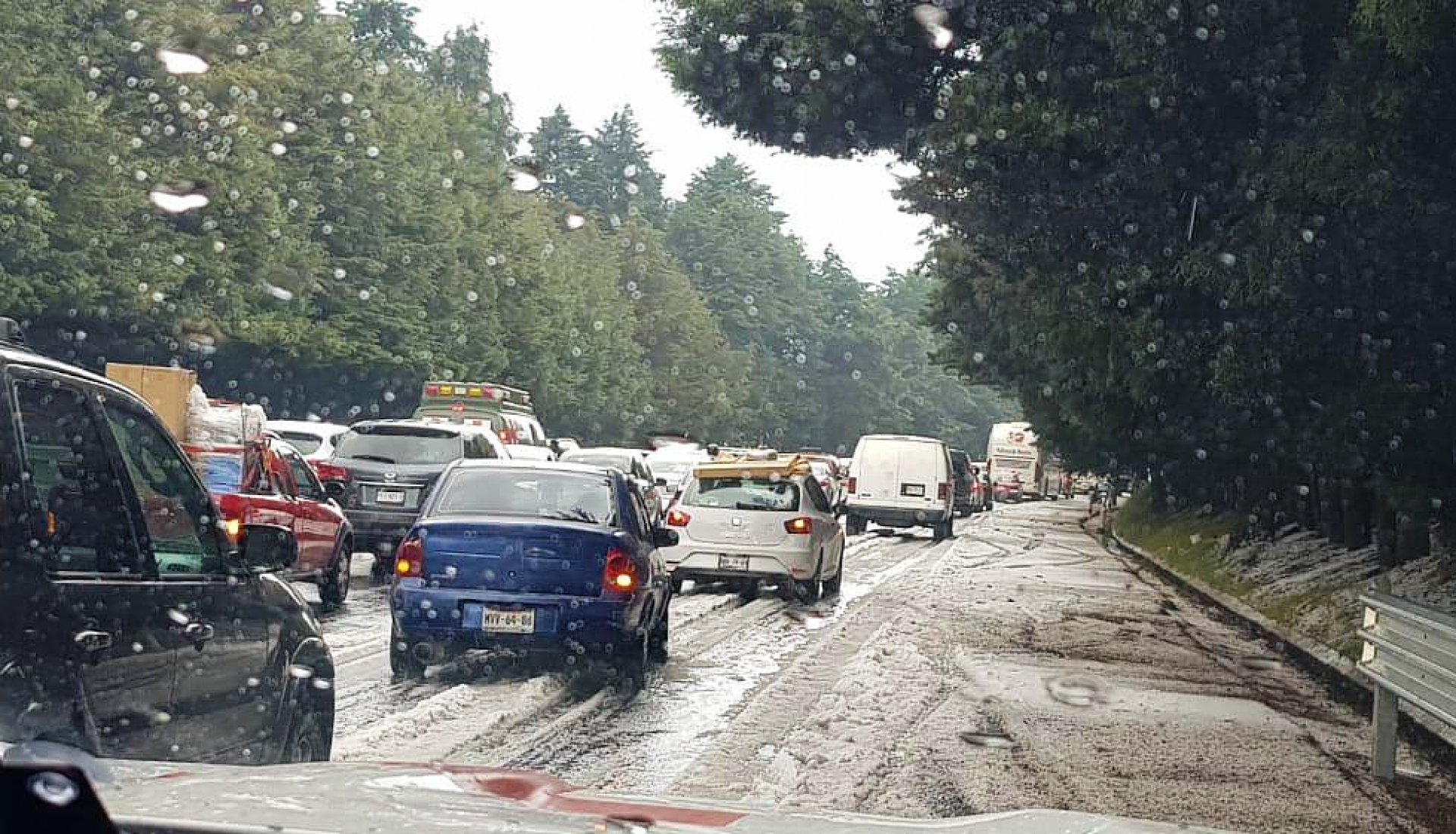 Granizada en Tres Marías; se registran diversos accidentes