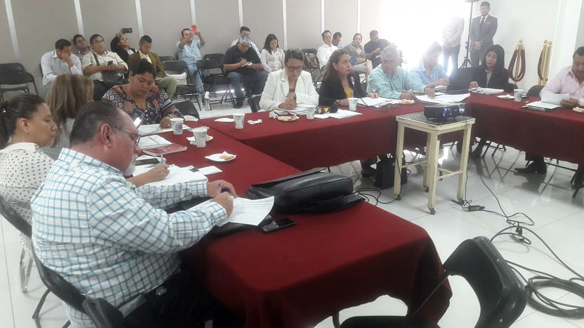 Analiza Comisión de Hacienda iniciativas de leyes de ingresos municipales