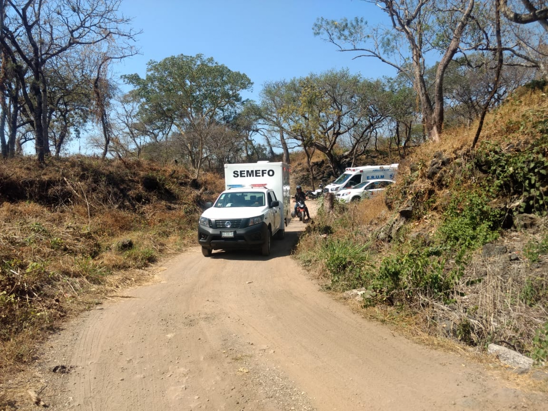Hallan el cadáver de un hombre con un disparo en la cabeza, en Tetecolala