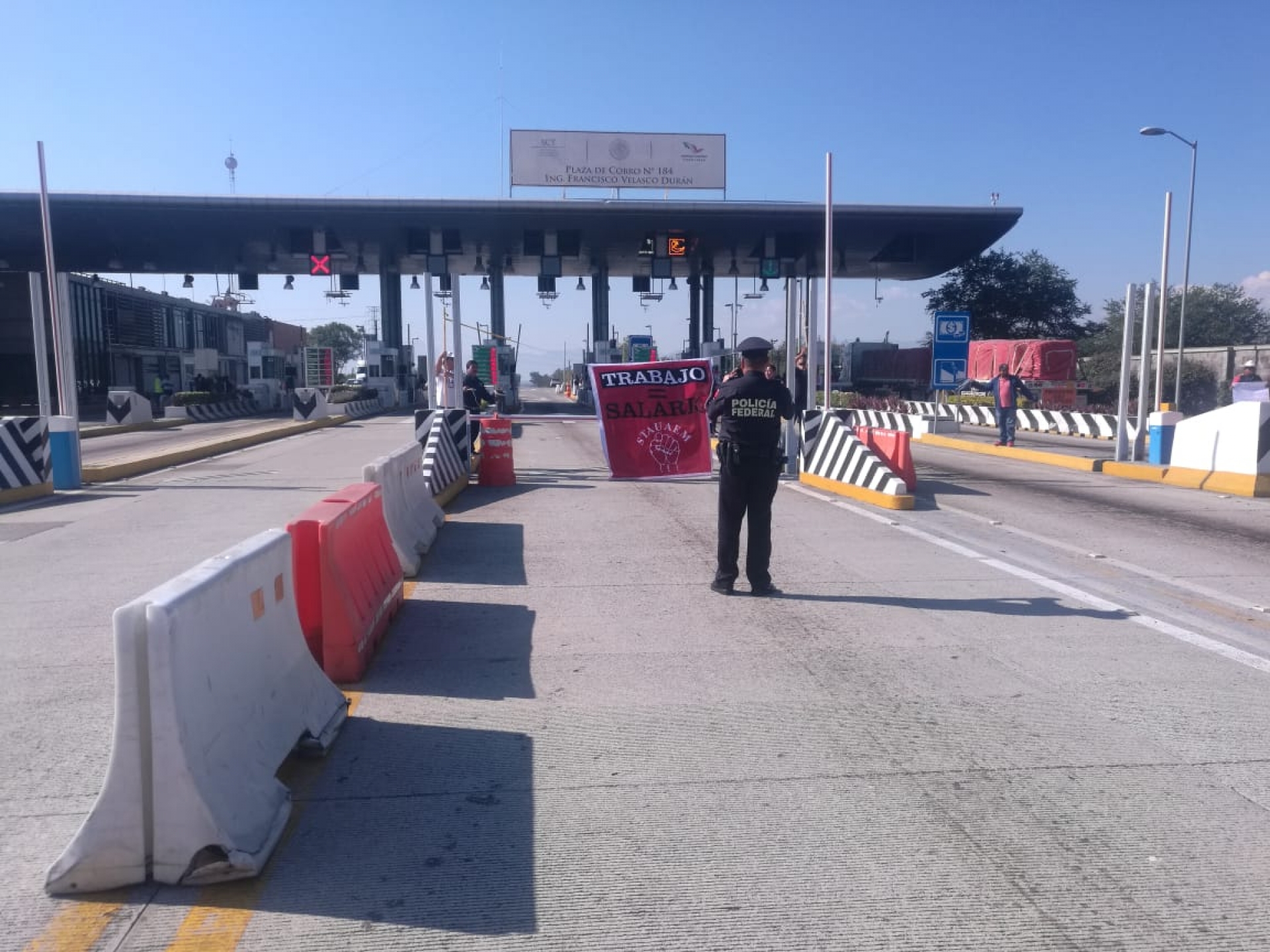 Implementa PF operativo de seguridad vial por manifestaciones en casetas de cobro