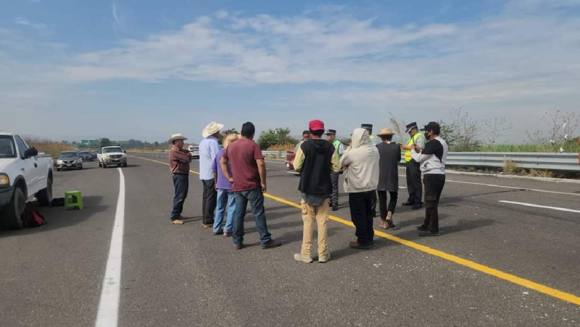 Renegociarán ejidatarios afectados por la autopista Siglo XXI precio de tierras